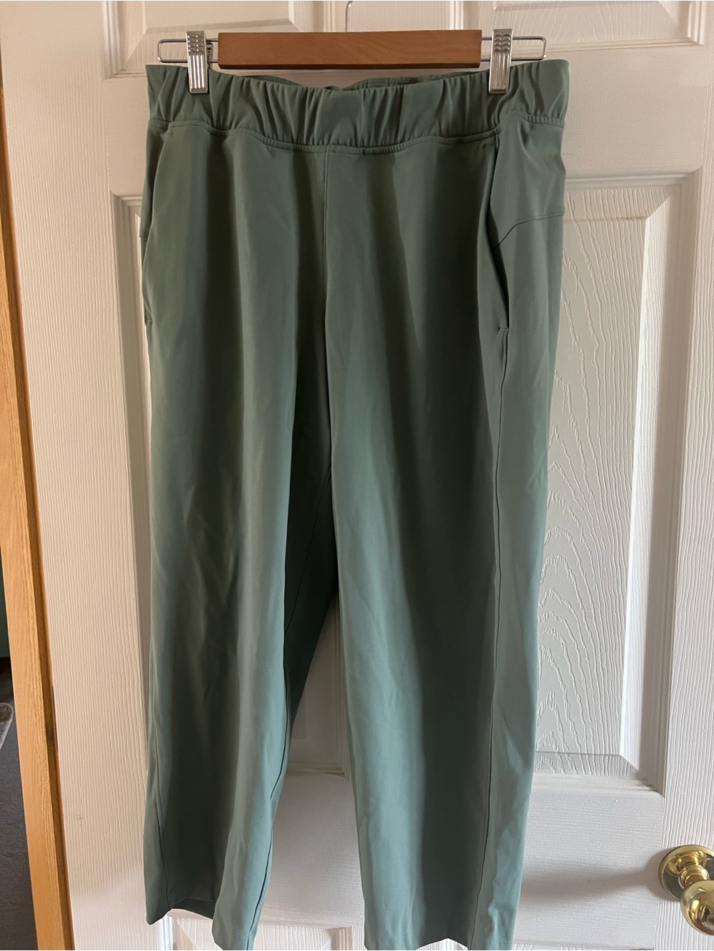 lululemon athletica Luxtreme Cropped Ankle Pants in Sage Green